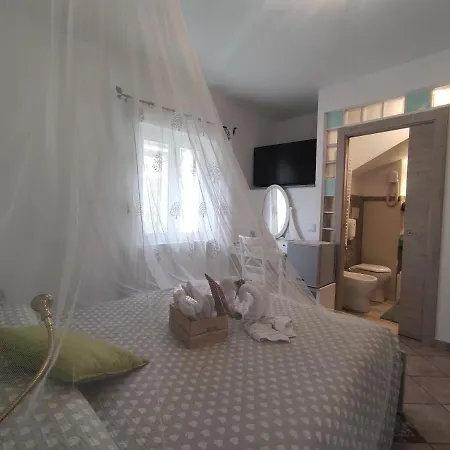 Elfo Degli Ulivi Bed & Breakfast 3*