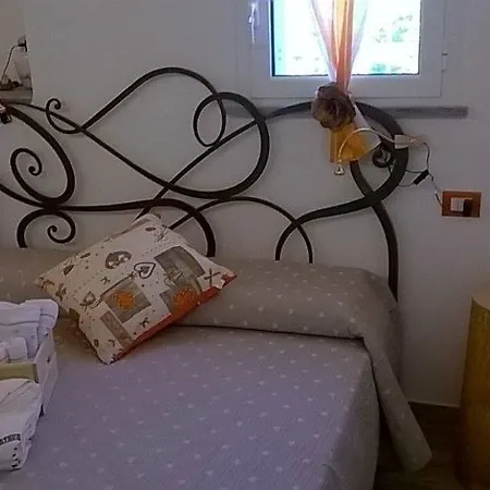 B&B Elfo Degli Ulivi 놀리